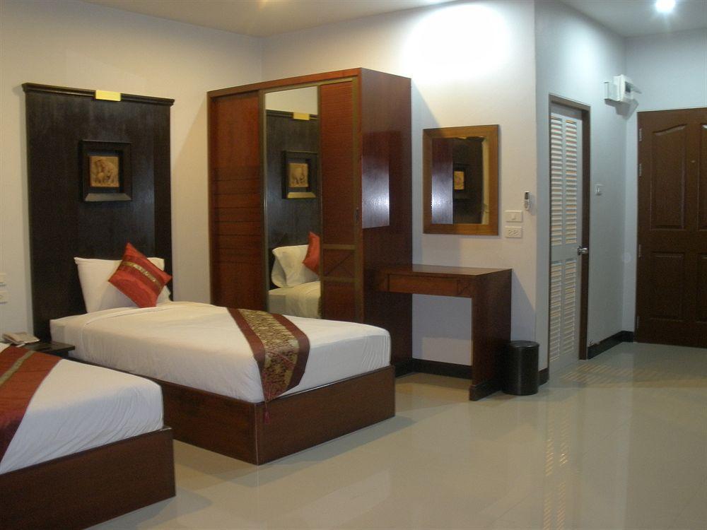 C.A.P Mansion Appartement Phuket Buitenkant foto