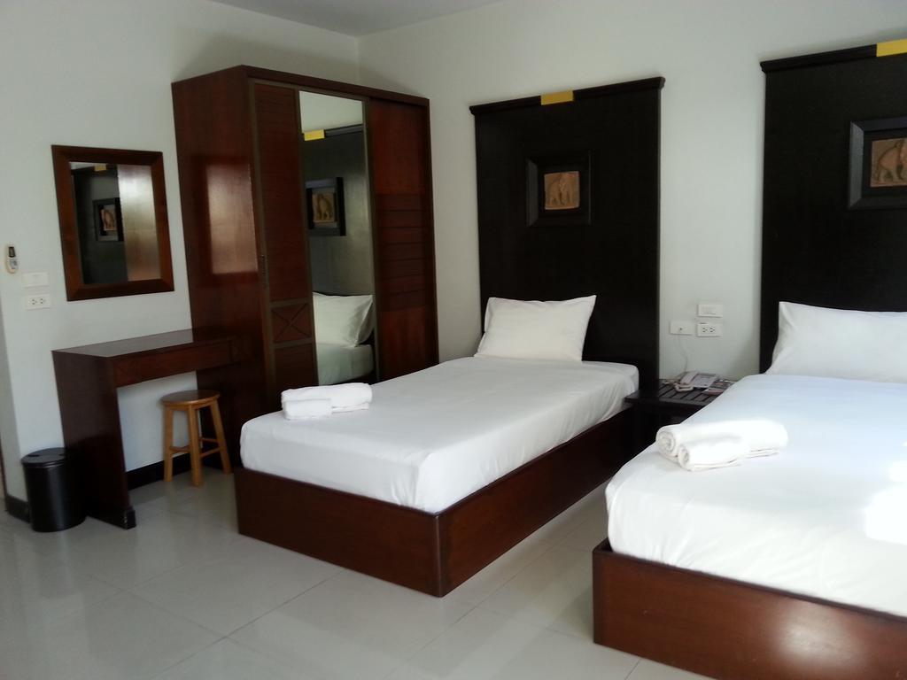 C.A.P Mansion Appartement Phuket Buitenkant foto