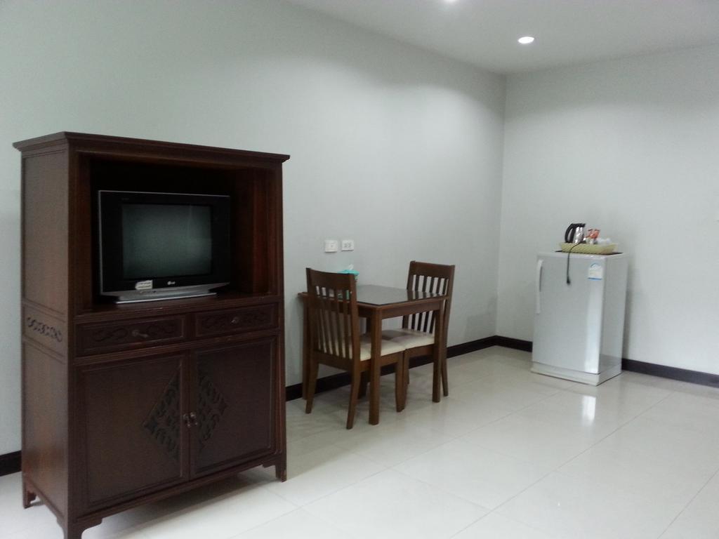 C.A.P Mansion Appartement Phuket Buitenkant foto