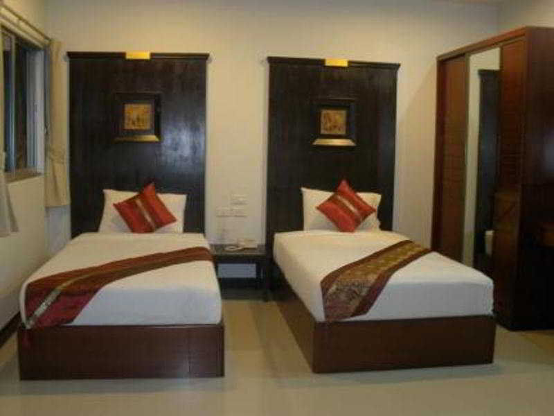 C.A.P Mansion Appartement Phuket Buitenkant foto